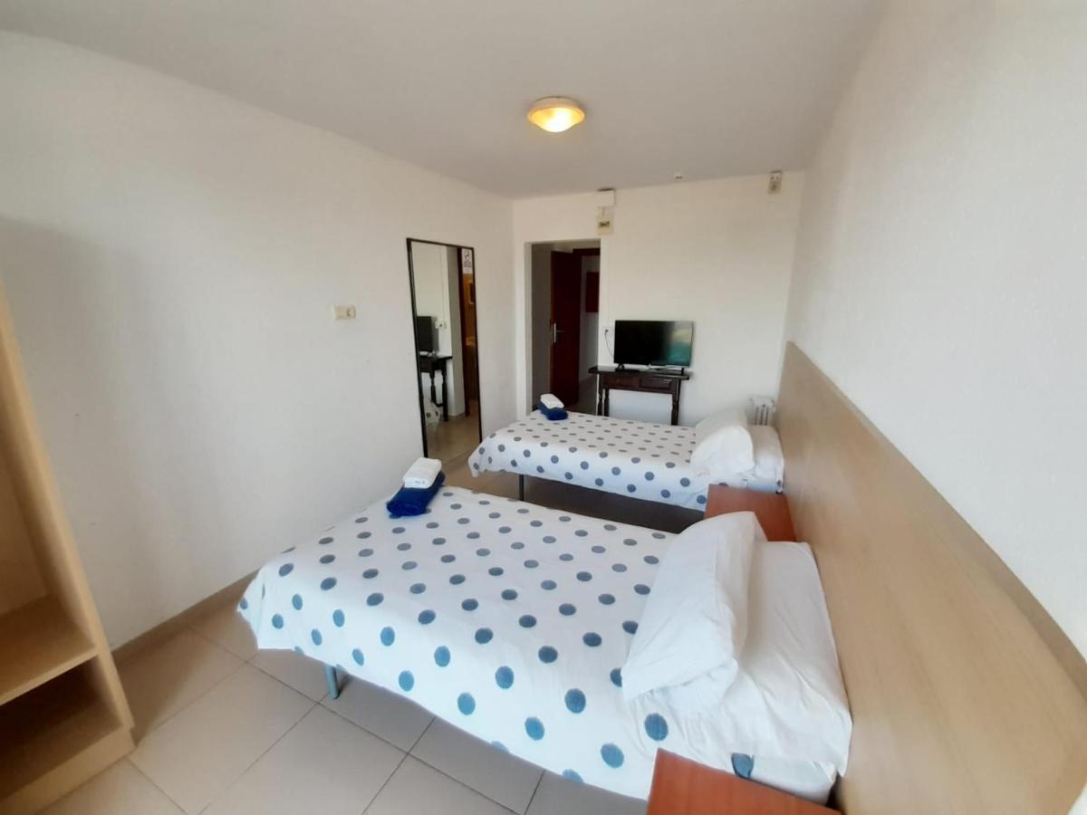Hostal Mozaik Lloret Lloret de Mar Esterno foto