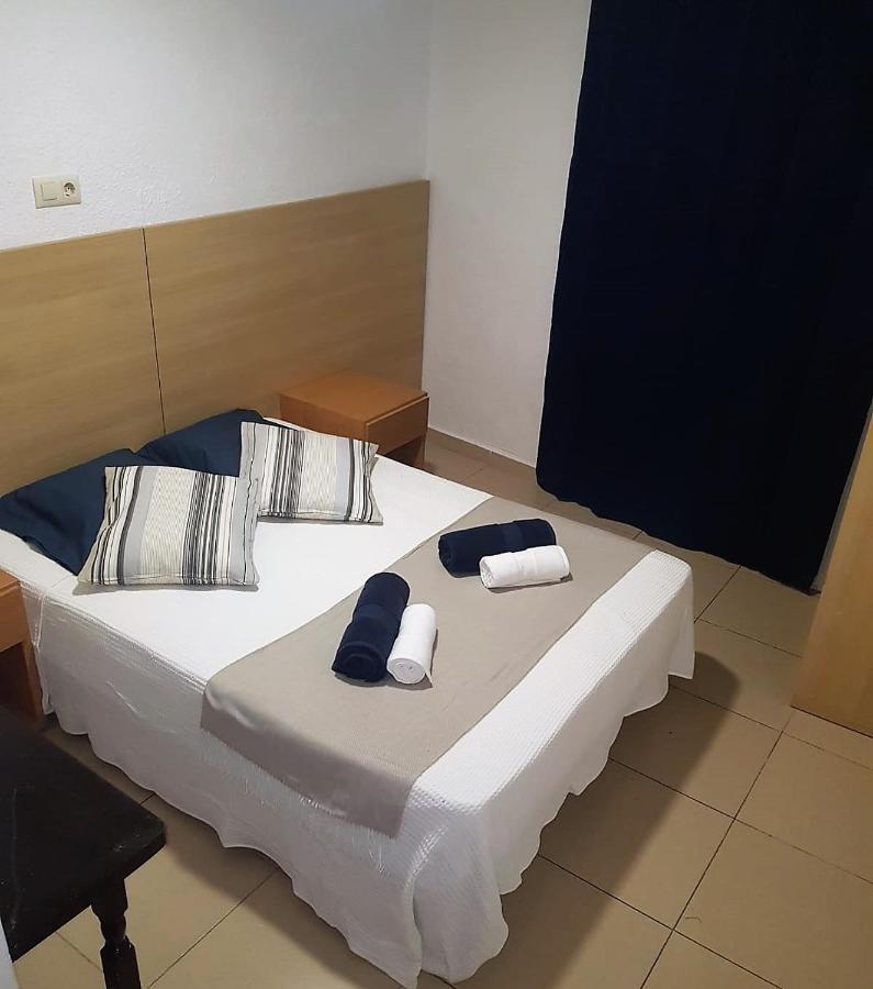 Hostal Mozaik Lloret Lloret de Mar Esterno foto