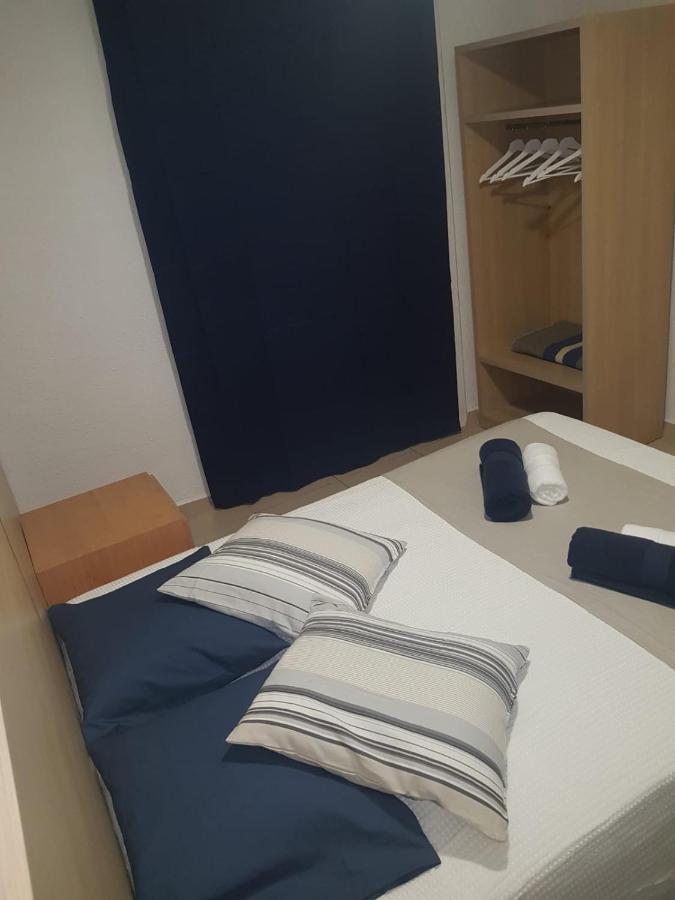 Hostal Mozaik Lloret Lloret de Mar Esterno foto