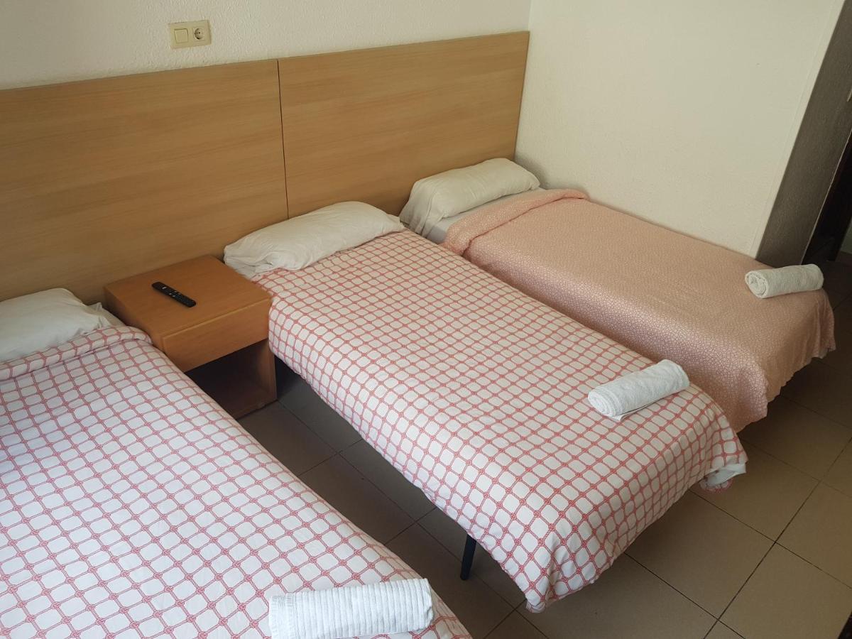 Hostal Mozaik Lloret Lloret de Mar Esterno foto
