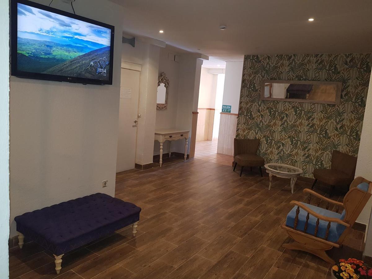 Hostal Mozaik Lloret Lloret de Mar Esterno foto