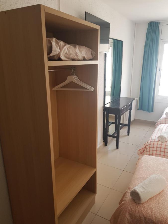 Hostal Mozaik Lloret Lloret de Mar Esterno foto