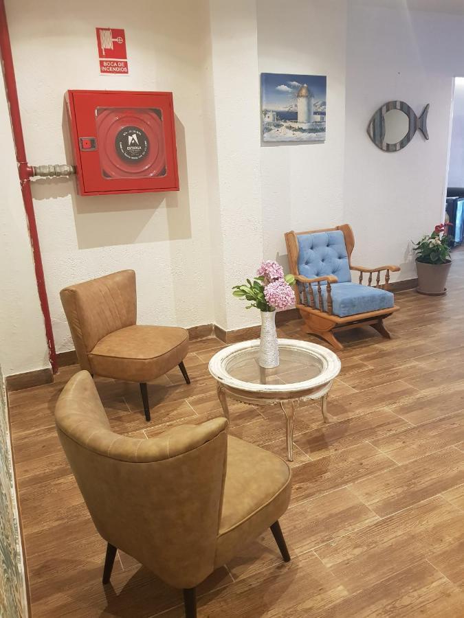 Hostal Mozaik Lloret Lloret de Mar Esterno foto