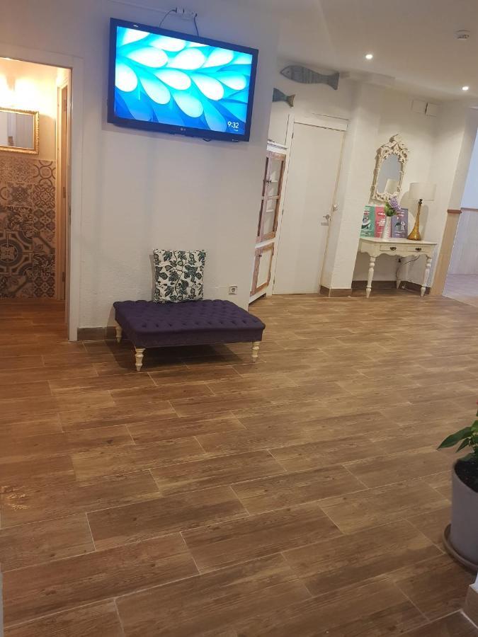 Hostal Mozaik Lloret Lloret de Mar Esterno foto